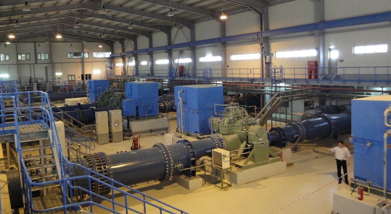 Large pipeline water infrastructure construction